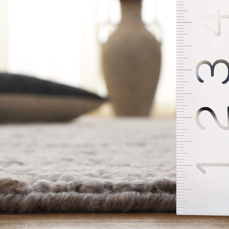 SAFAVIEH Handmade Natura Kotrina Wool Rug