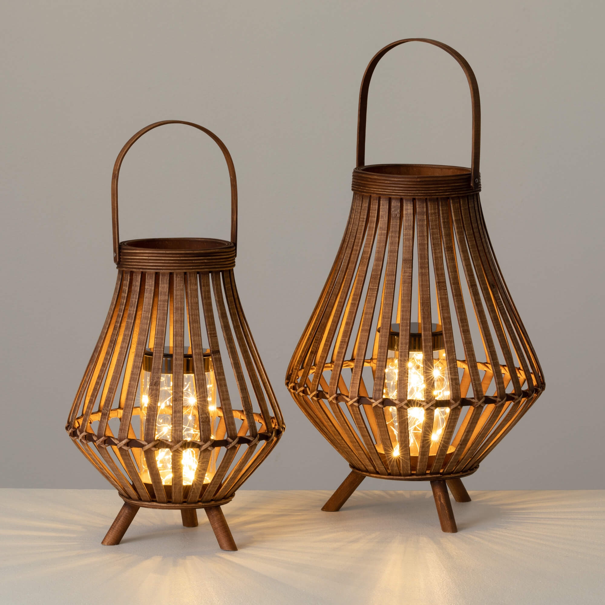 Outdoor standing lanterns top