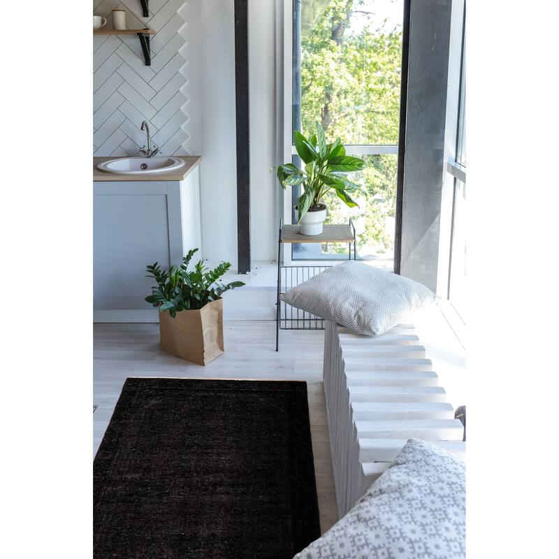 ECARPETGALLERY Hand-knotted Color Transition Black Wool Rug - 3'3 x 9'6