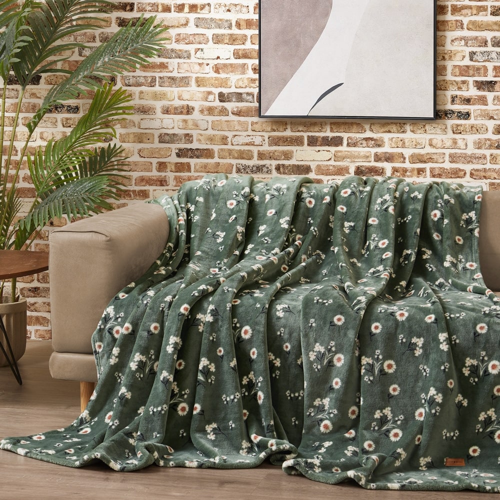 Lucky Brand Daisy Plush Throw Blanket