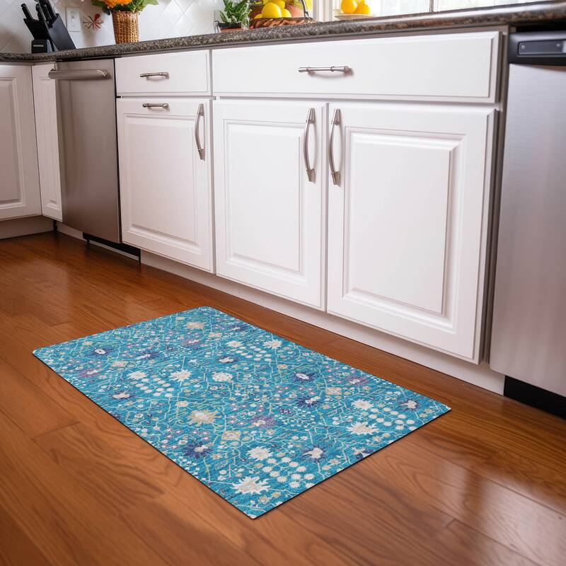 Machine Washable Indoor/ Outdoor Global Traditional Chantille Rug