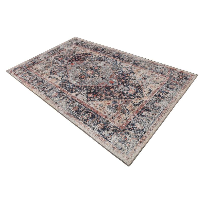 Traditional Tira Collection Area Rug
