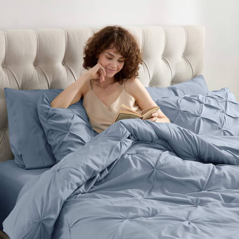 Empyrean Pinch Pleate Comforter Set Bed in a Bag with Cooling Pillow