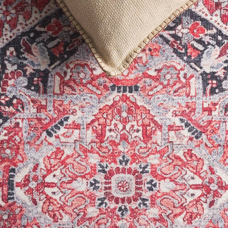 SAFAVIEH Vintage Bozhdana Serapi Machine Washable Slip Resistant Rug