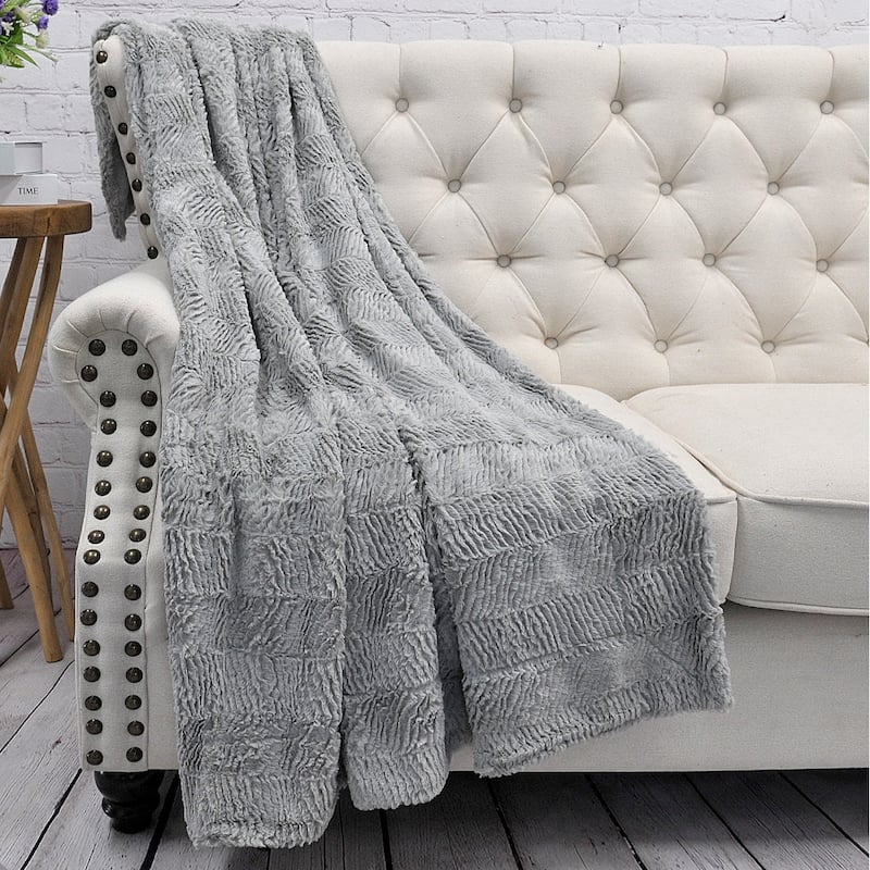 Herringbone FauxFur Sherpa Backing Brushed Throw - Silver