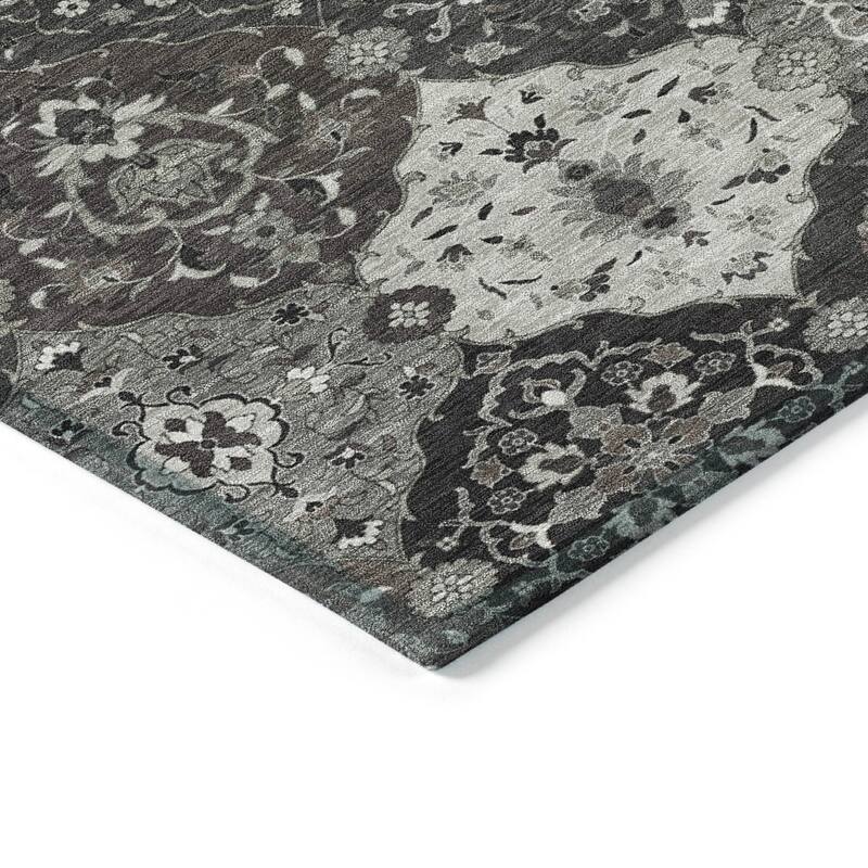 Machine Washable Indoor/ Outdoor Traditional Panel Chantille Rug