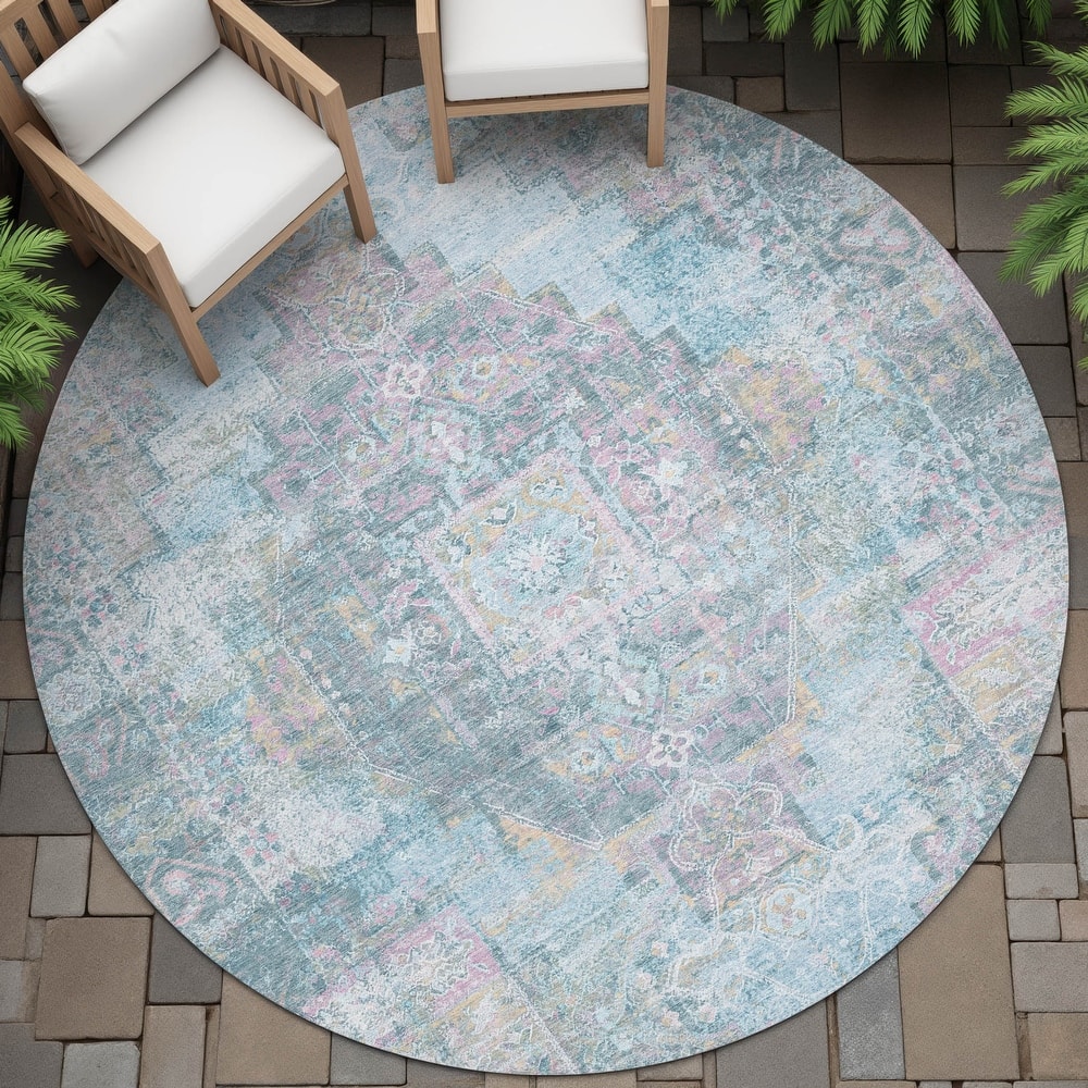 Machine Washable Indoor/Outdoor Traditional Global Chantille Rug