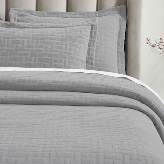 Superior Madrid Cotton Matelasse Bedspread and Sham Set