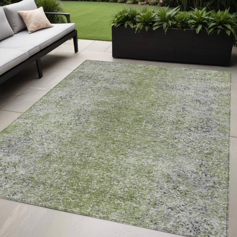 HomeRoots Oriental Transitional Rectangle Outdoor Rug - 5' X 8'