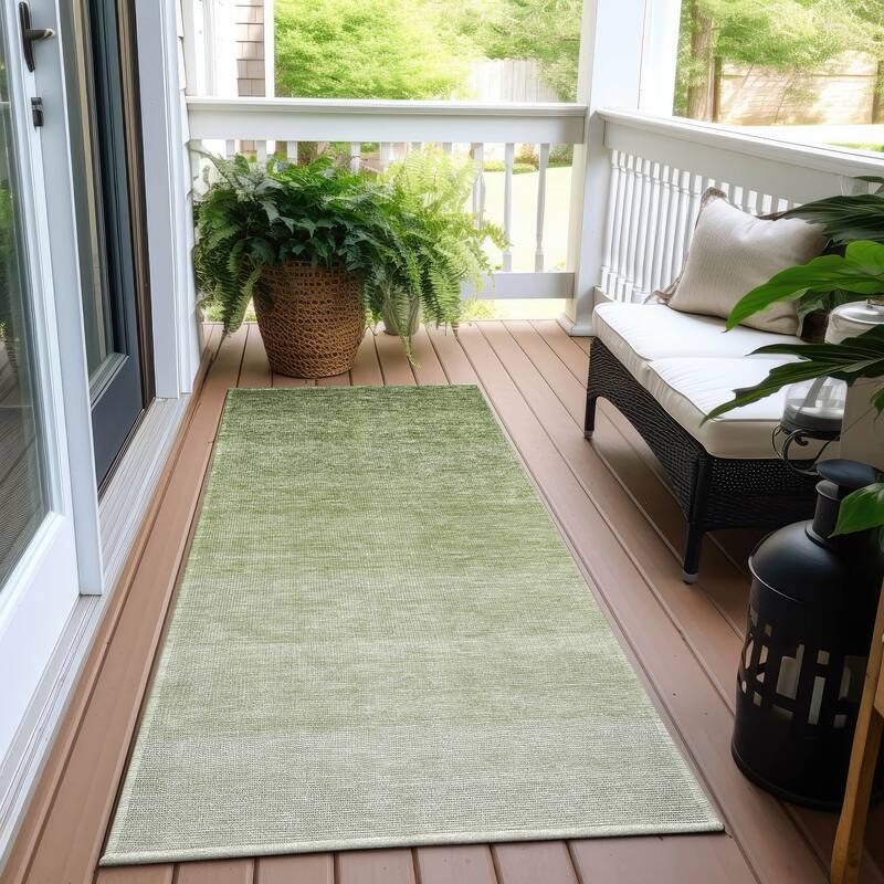 Machine Washable Indoor/ Outdoor Chantille Ombre Solid Rug - Green - 2'3" x 7'6"