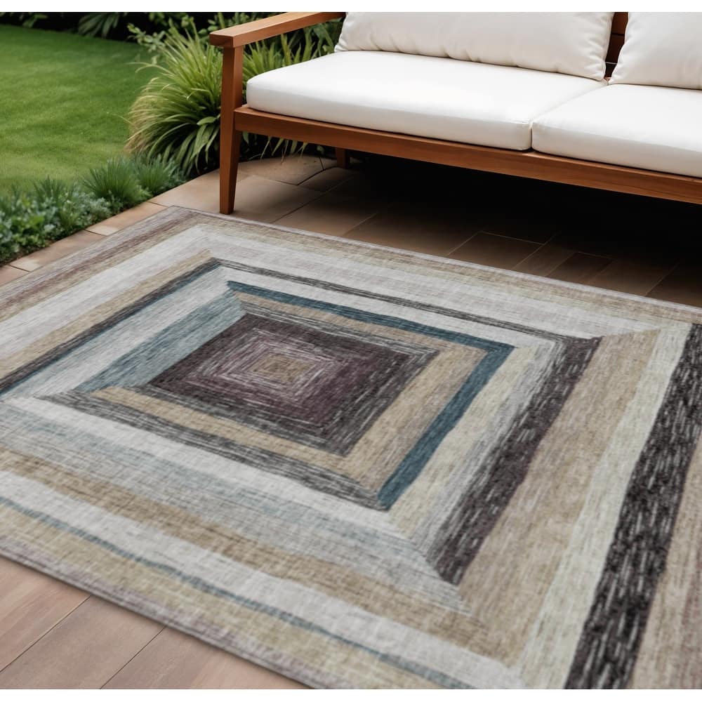 HomeRoots Geometric Transitional Rectangle Outdoor Rug