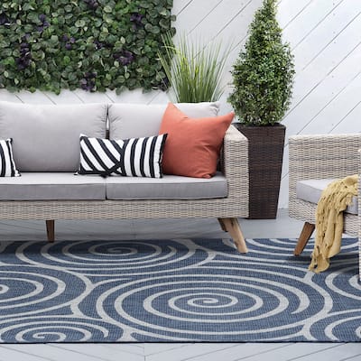 Colonnade Transitional Geometric Indoor/Outdoor Area Rug