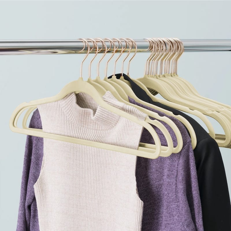 VECELO Mackaylee Velvet Hangers, Non Slip Standard Clothes Hanger Set, Heavy Duty Ivory Hangers(30/50/60/100 Pack)