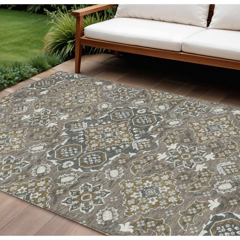 HomeRoots Medallion Traditional Rectangle Outdoor Rug - 8' X 10'
