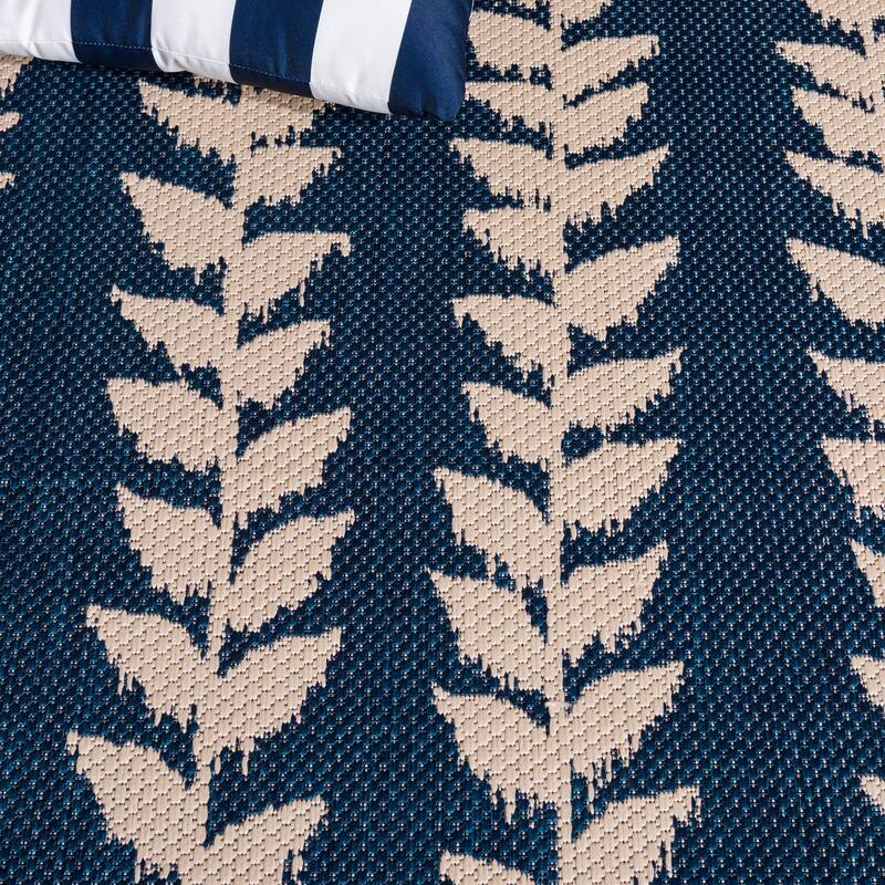 SAFAVIEH Courtyard Muguette Indoor/ Outdoor Rug