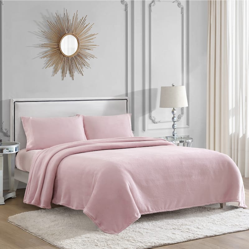 Juicy Couture Plush Sheet and Pillow Cases Set
