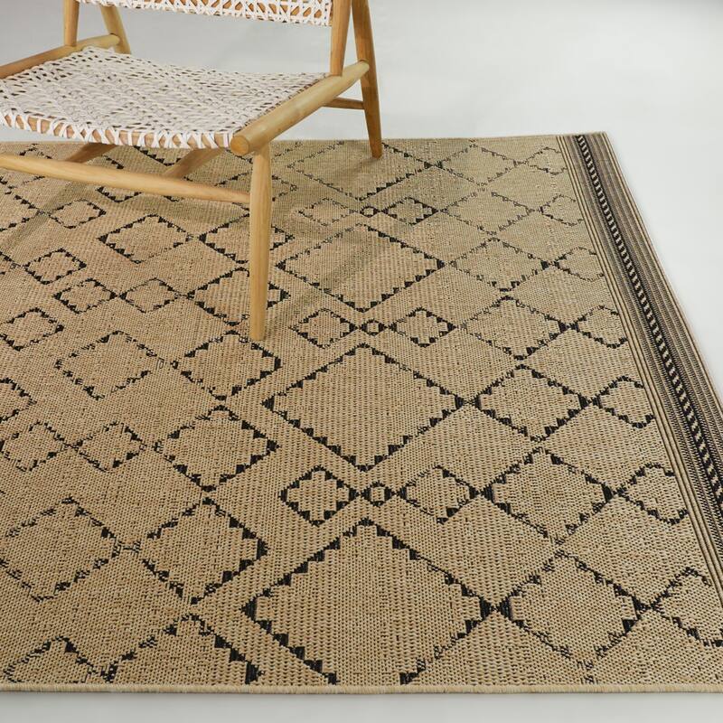 Mattei Diamond Trellis Indoor/Outdoor Area Rug - 5'3" x 7' - Brown/Black