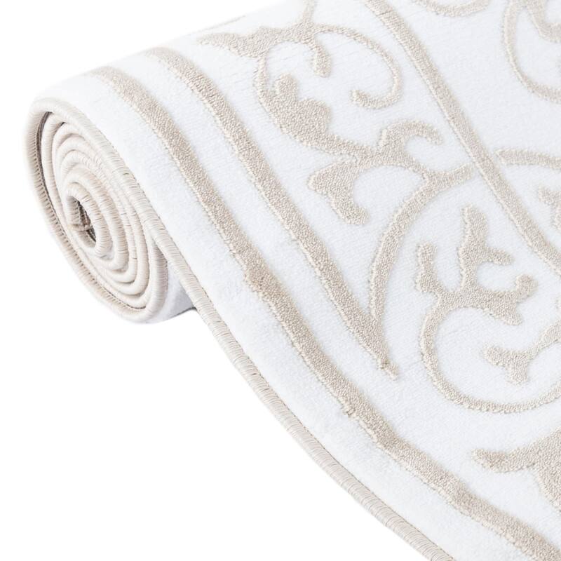 Traditional Wralvale Collection Area Rug