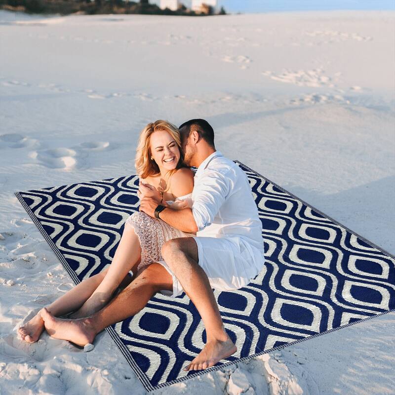 Playa Rug Outdoor Recycled Reversible Plastic Folded Mat/Rug Venice Collection Lightweight & Weather, Water and UV Resistant