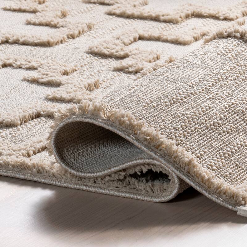 Nuloom Polina Geometric High-Low Tasseled Area Rug