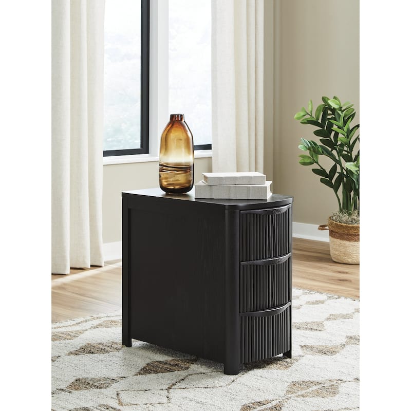 Signature Design by Ashley Fendenmore Chairside End Table - 14" W x 24" D x 25" H - Gray