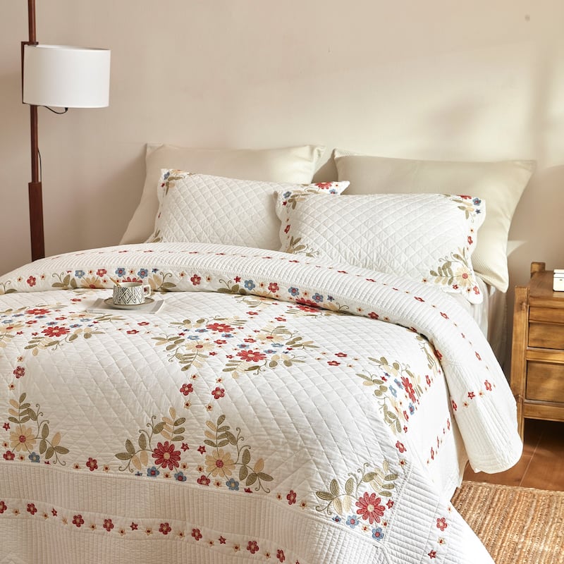 Classic Farmhouse Cotton Cottage Floral Quilt Bedspread Set