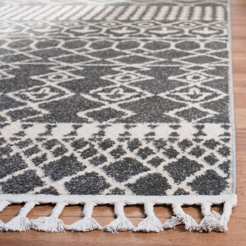 SAFAVIEH Kasbah Mihoko Moroccan Tassel Rug