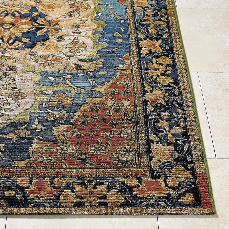 Livabliss Warsaw Traditional Indoor / Outdoor Area Rug