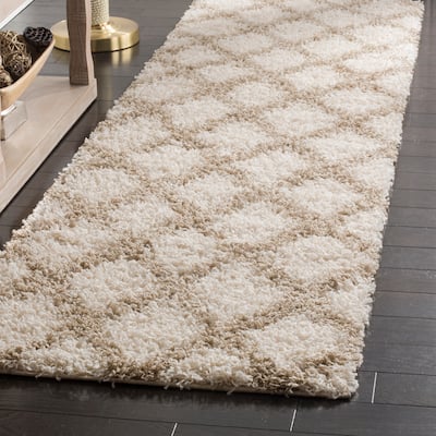 SAFAVIEH Dallas Shag Melahat Trellis 1.5-inch Thick Rug - Ivory/Beige - 2' 3" x 8'