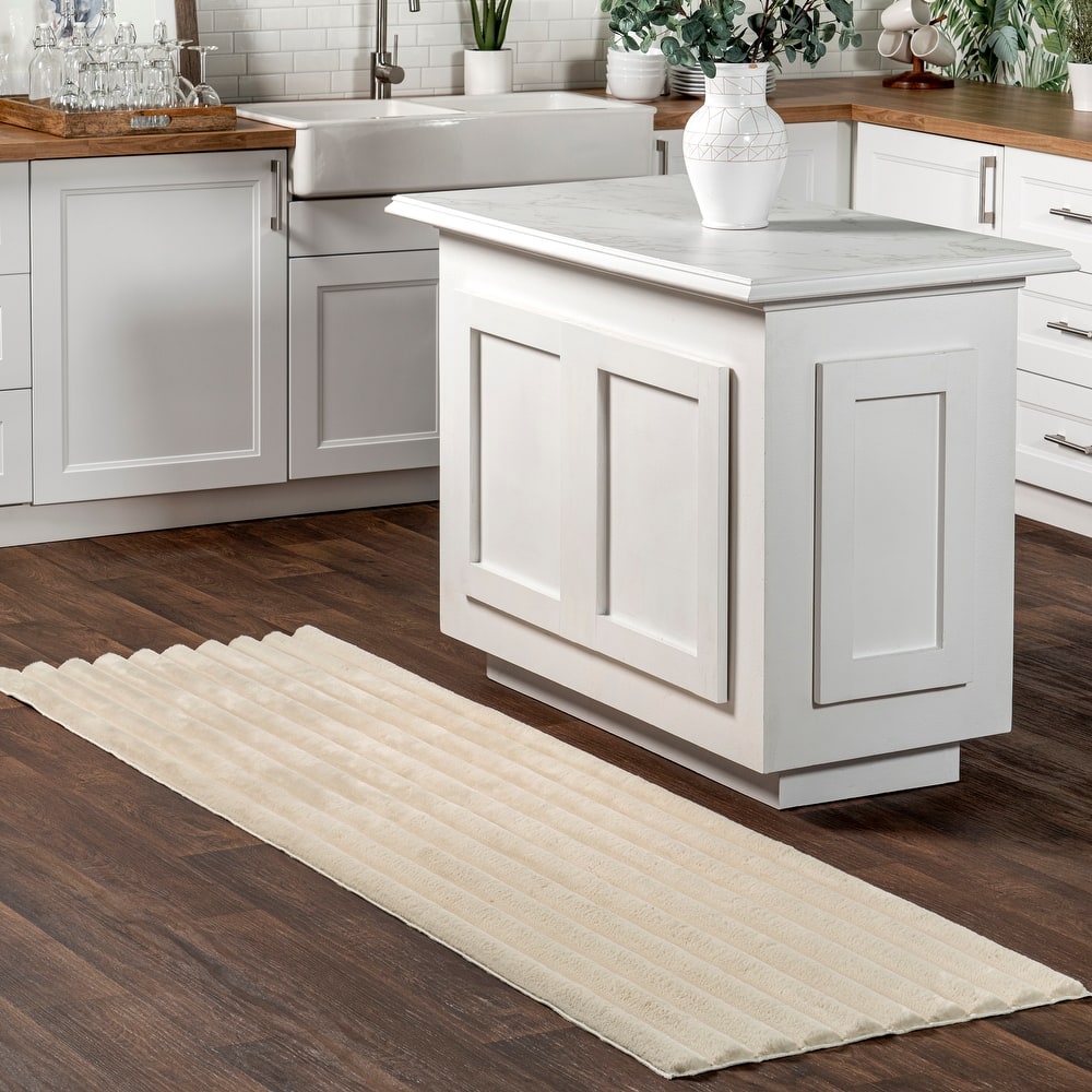 Nuloom Kai SuperiorWash Stripe Faux Rabbit Machine Washable Area Rug