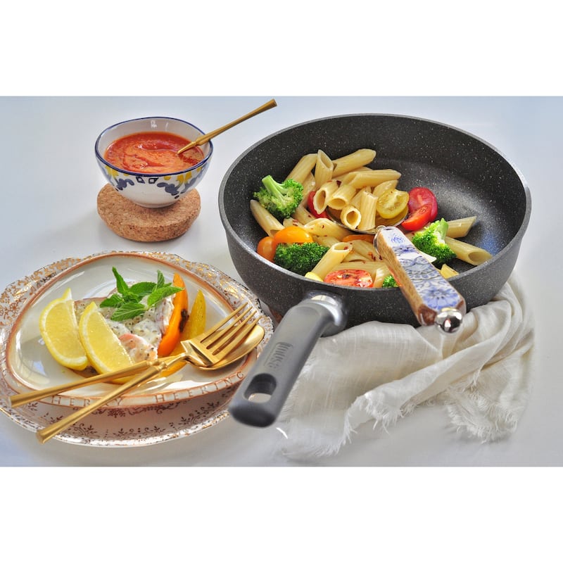 IMUSA Gusto 9.5in Fry Pan in Gray