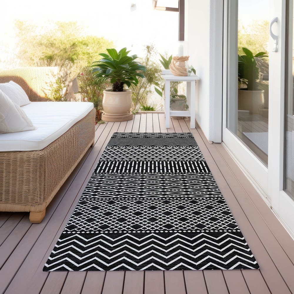 Machine Washable Indoor/ Outdoor Modern Stripes Chantille Rug