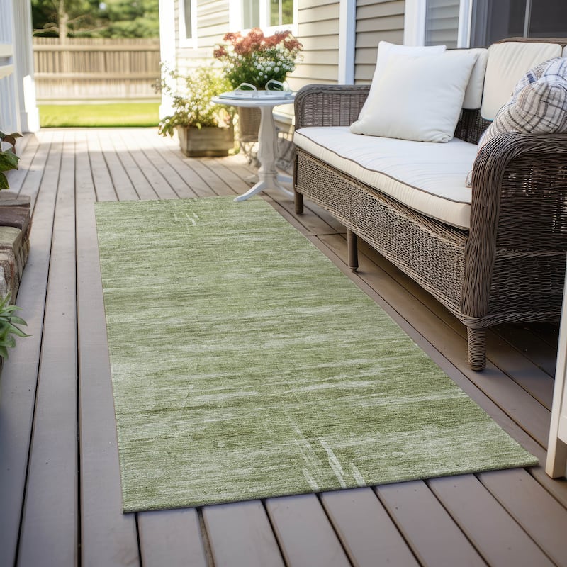 Machine Washable Indoor/ Outdoor Chantille Solid Ombre Rug - Aloe - 2'3" x 7'6"