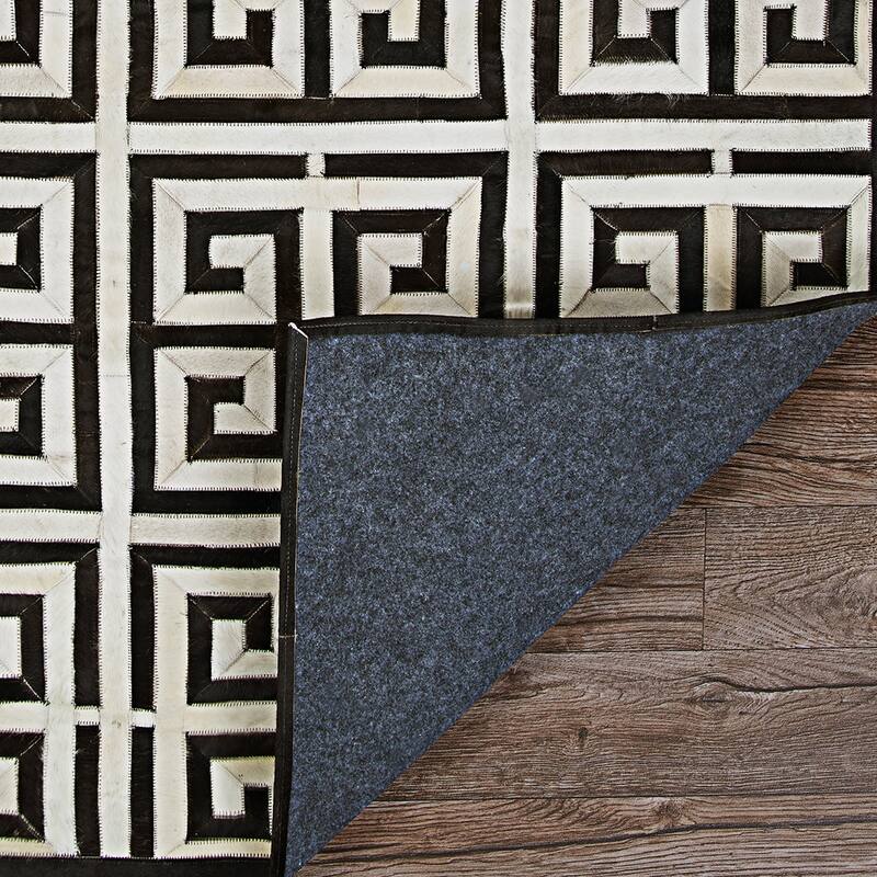 Handmade Couristan Chalet Meander Black- Ivory Cowhide Leather Rug