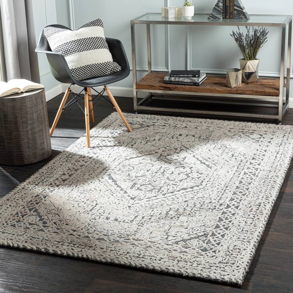Livi Handmade Traditional Medallion Wool & Viscose Area Rug
