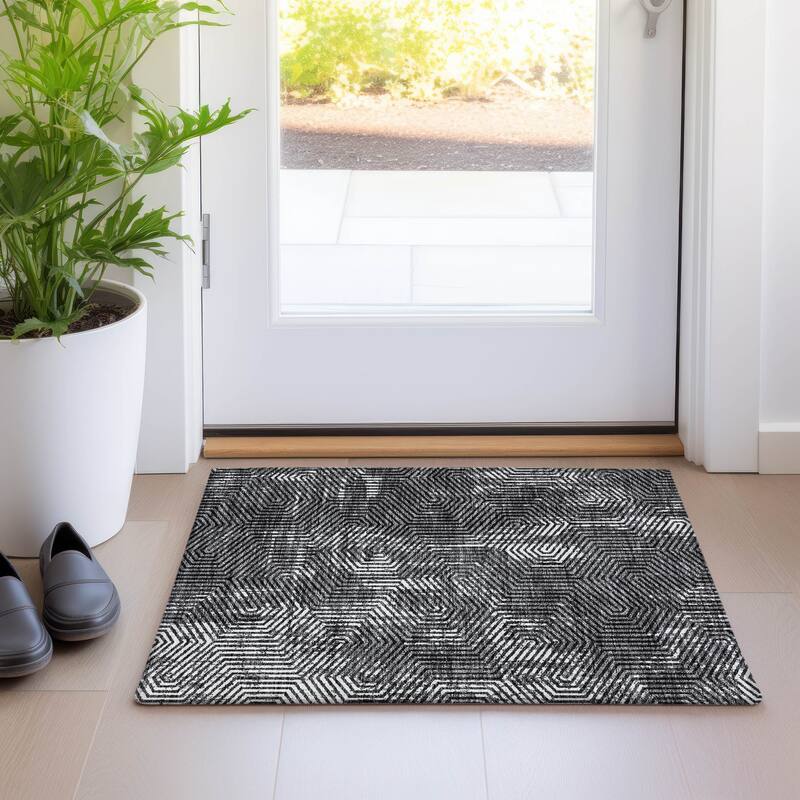 Premium Washable Super Soft Modern Maze Mayfield Rug - Black - 1'8" x 2'6"