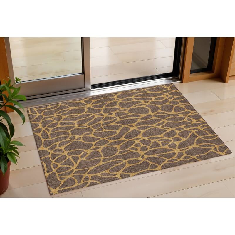HomeRoots Geometric Transitional Rectangle Outdoor Rug - 3' x 5'