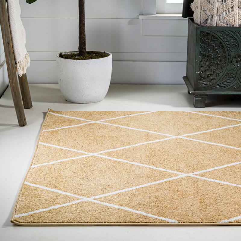 JONATHAN Y Viscon Minimalist Diamond Trellis Area Rug