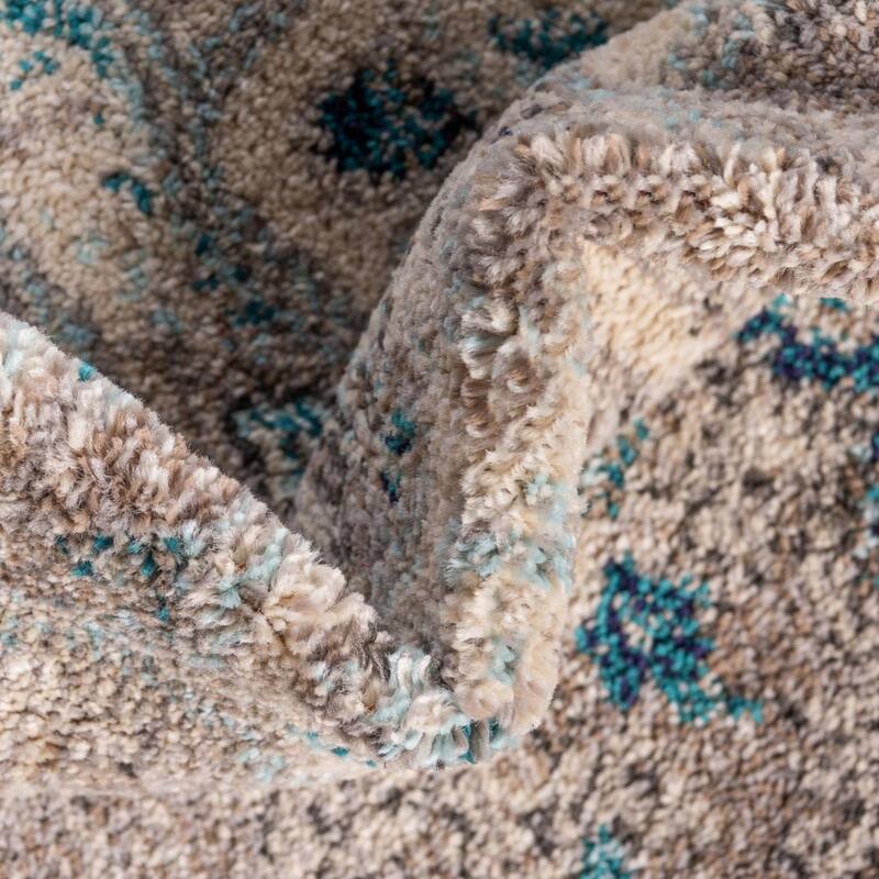 Traditional Koakburg Collection Area Rug