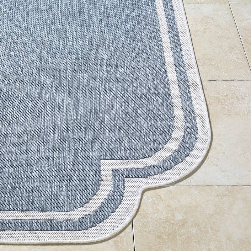 Livabliss Miami Beach Traditional Indoor/Outdoor Area Rug