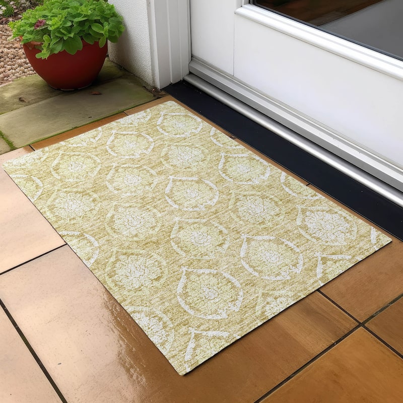 Machine Washable Indoor/ Outdoor Chantille Traditional Damask Rug - Gold - 1'8" x 2'6"