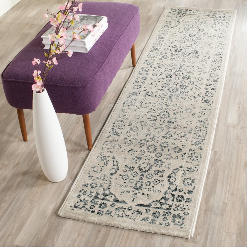 SAFAVIEH Evoke Suzie Distressed Vintage Boho Rug
