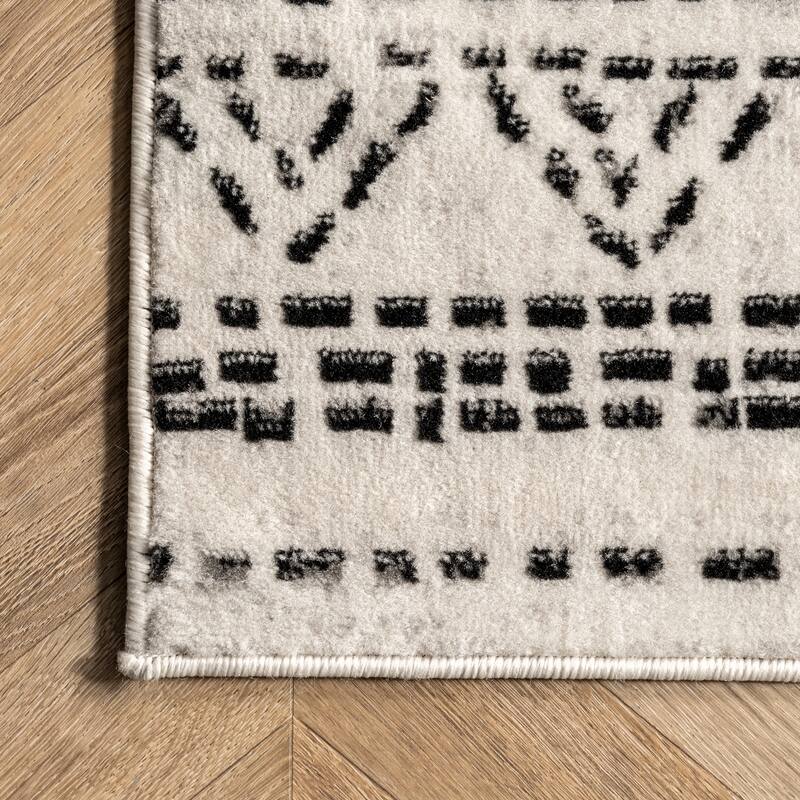 Nuloom Olivia Transitional Moroccan Area Rug