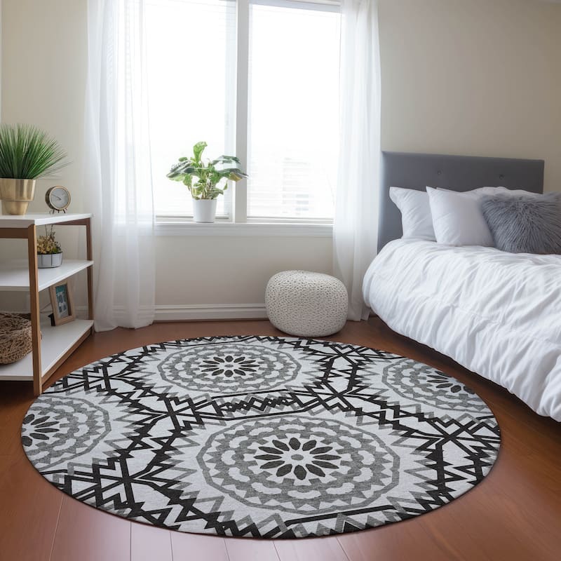 Machine Washable Indoor/ Outdoor Chantille Boho Global Rug - White - 8' x 8'