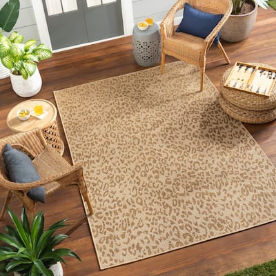 Livabliss Pismo Indoor/ Outdoor Animal Print Area Rug