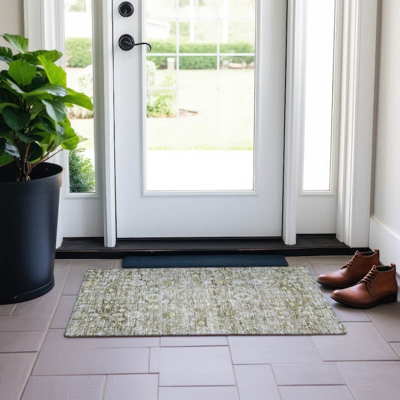 Machine Washable Indoor/ Outdoor Chantille Traditional Vintage Floral Rug - Taupe - 1'8" x 2'6"