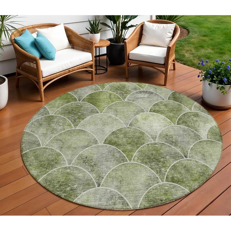 HomeRoots Abstract Transitional Rectangle Outdoor Rug - 8' Round