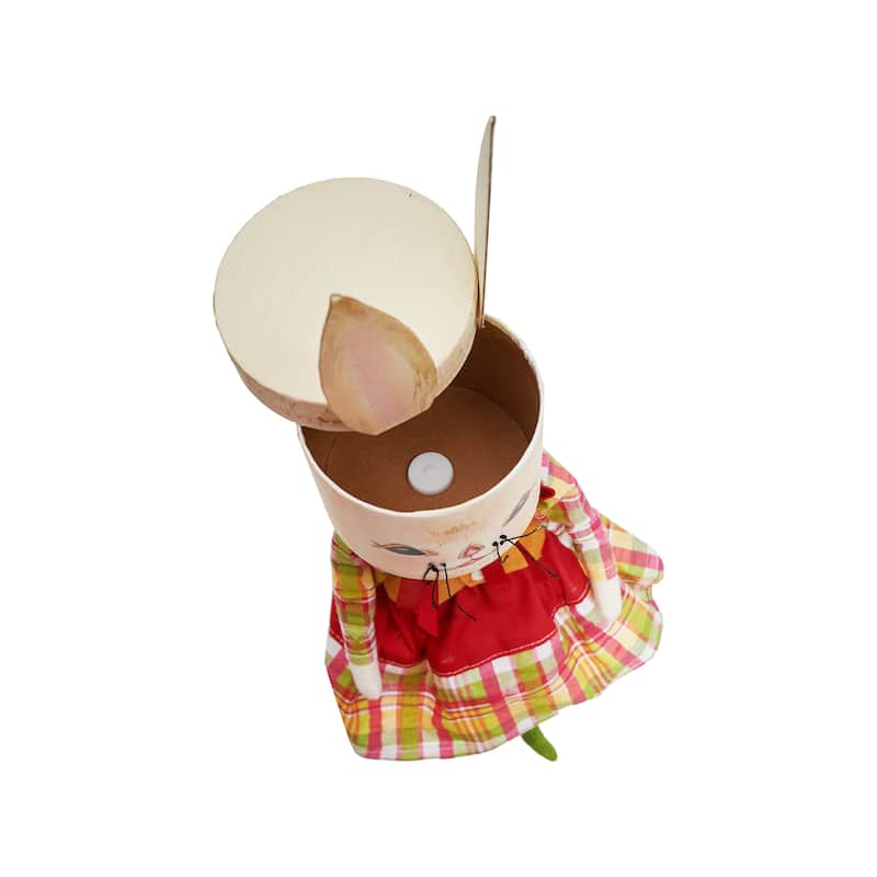 Quinnie Figurine - 4"x4"x15"