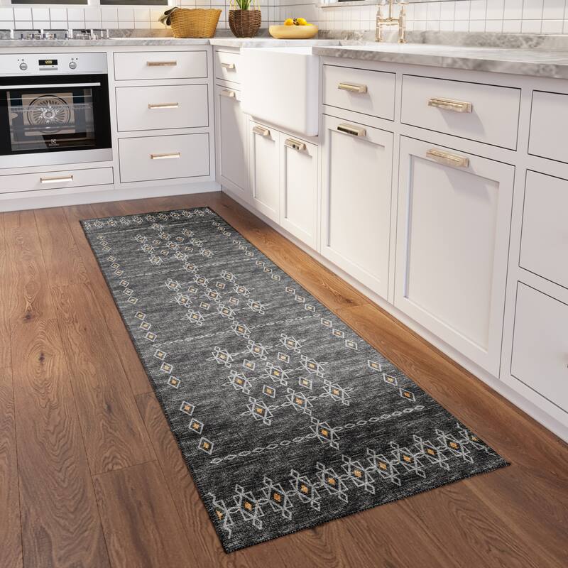 Indoor/ Outdoor Addison Yuma Southwest Motif Washable Area Rug - 2'3" x 7'6" - Gray