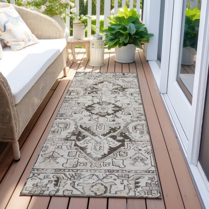 Lavo Oriental Weather Resistant Heritage-Inspired Outdoor Rug